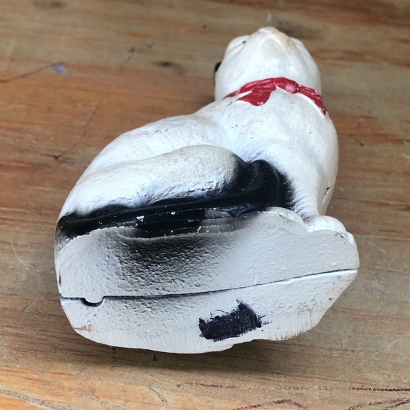 Vintage Cast Iron White & Black Cat Collectible Penny Bank with Red Bow on Neck - Picture 5 of 6